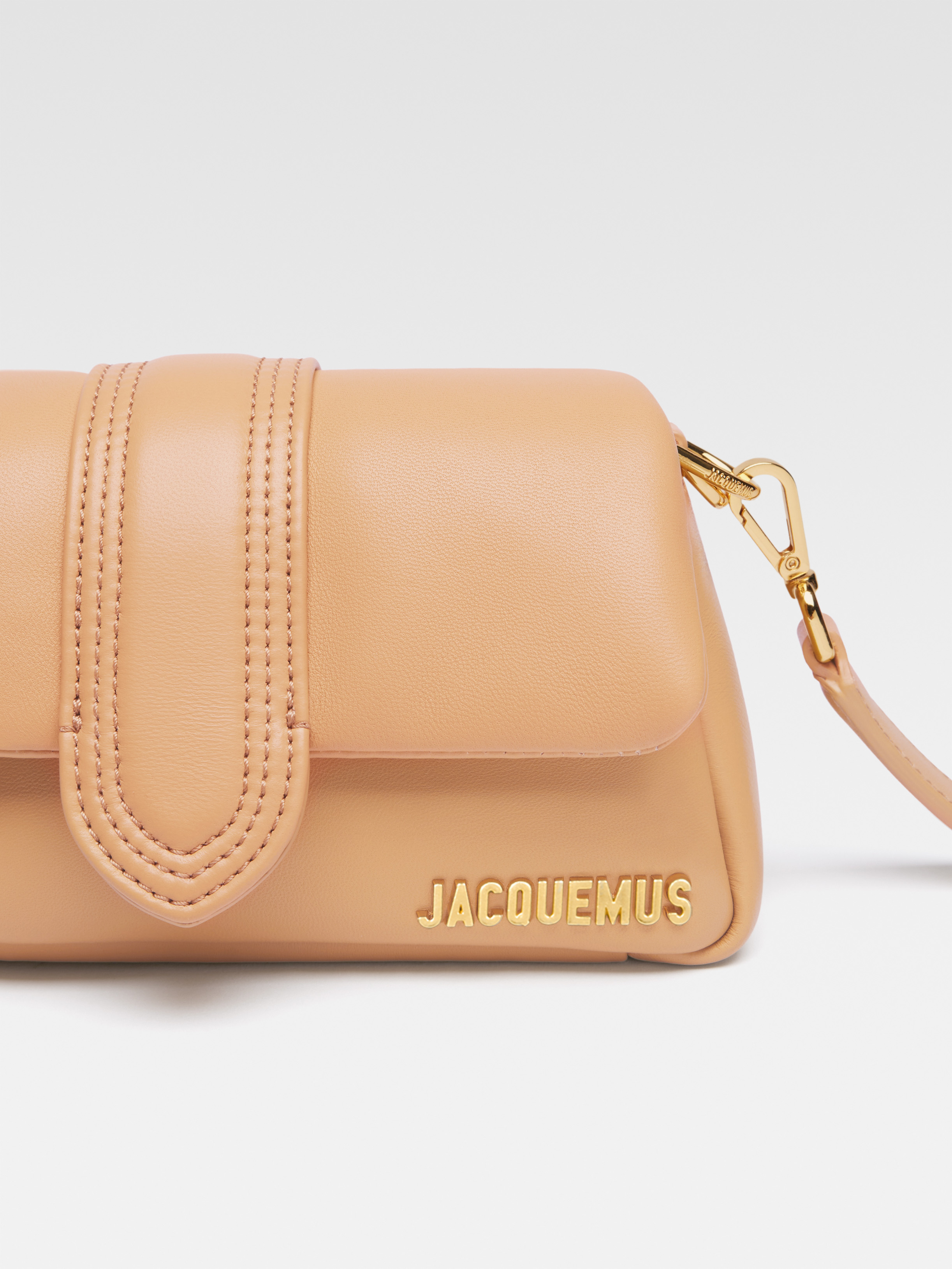 Jacquemus Le Petit Bambimou Shoulder Bag In Nude