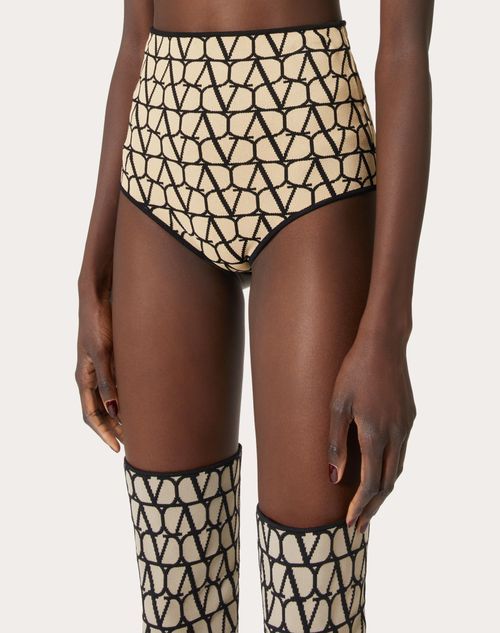 Valentino Toile Iconographe Crepe Couture Shorts In Nude
