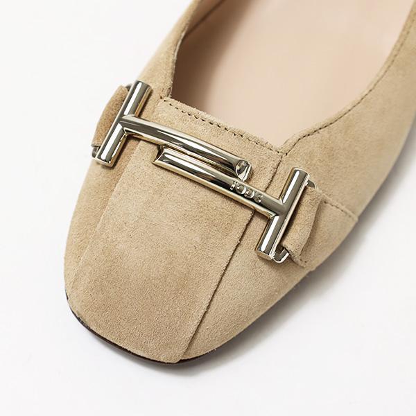 Tod's Round-head Flat Shoes In Brown