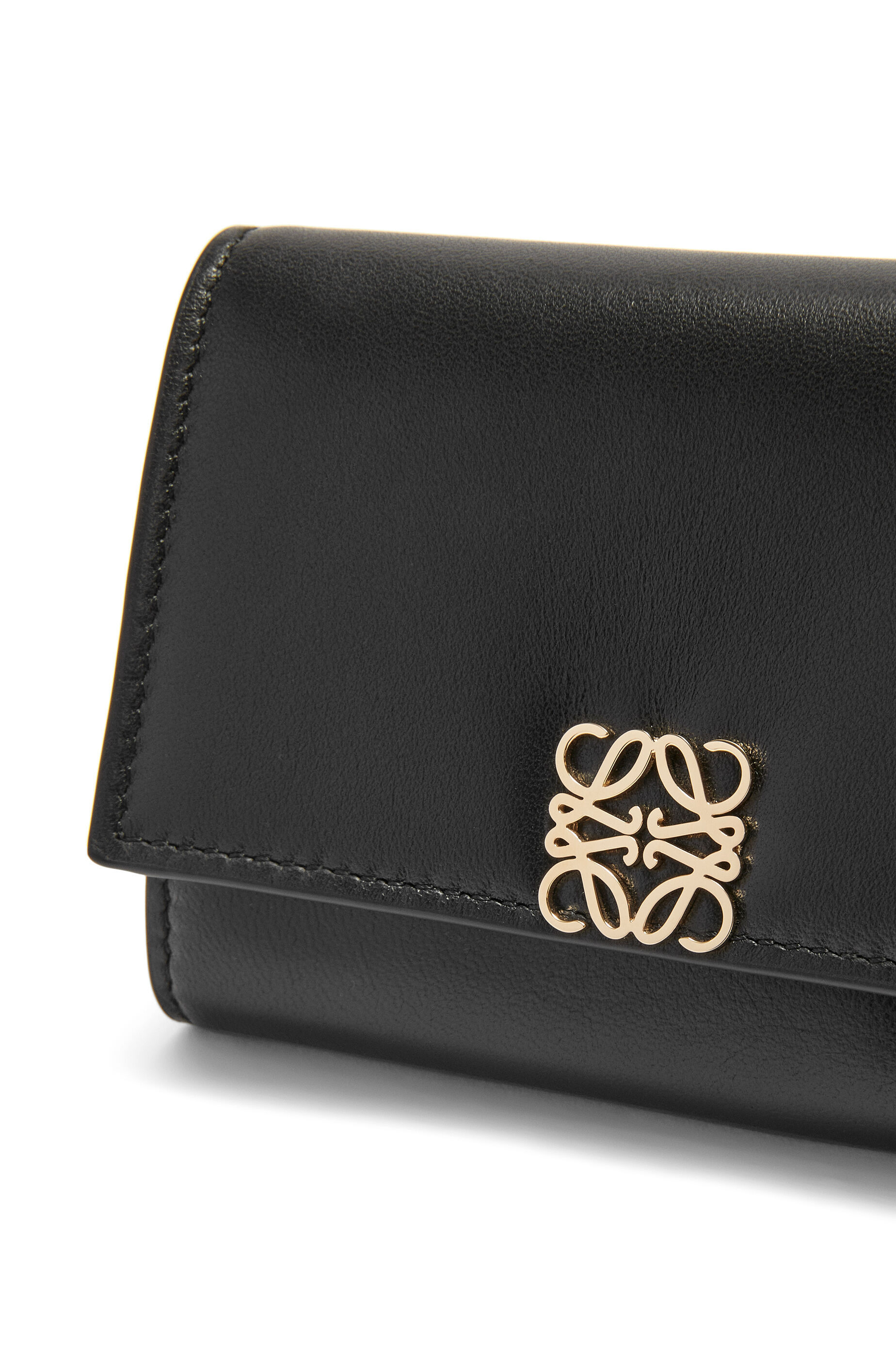 Loewe Anagram Puffer Leather Vertical Cardholder In Black