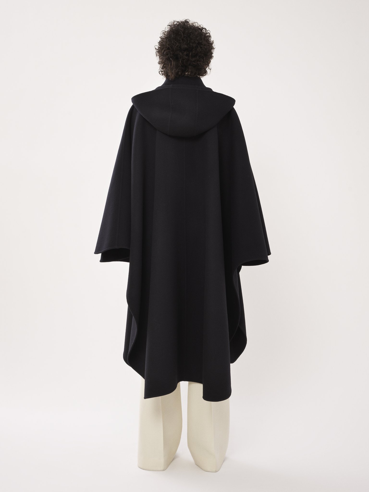 Chloé Hooded Cape Coat Black Size Xs/s 70% Wool, 30% Cashmere, Horn Bubalus Bubalis, Farmed, Coo India In Black