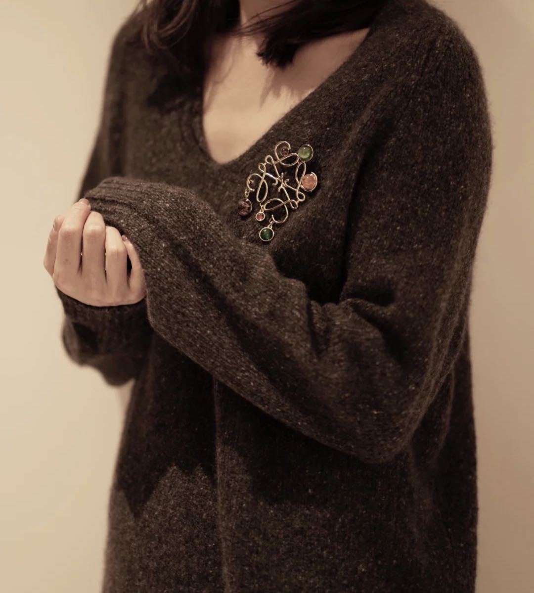 Loewe Small Anagram Brooch In Metal In Yellow