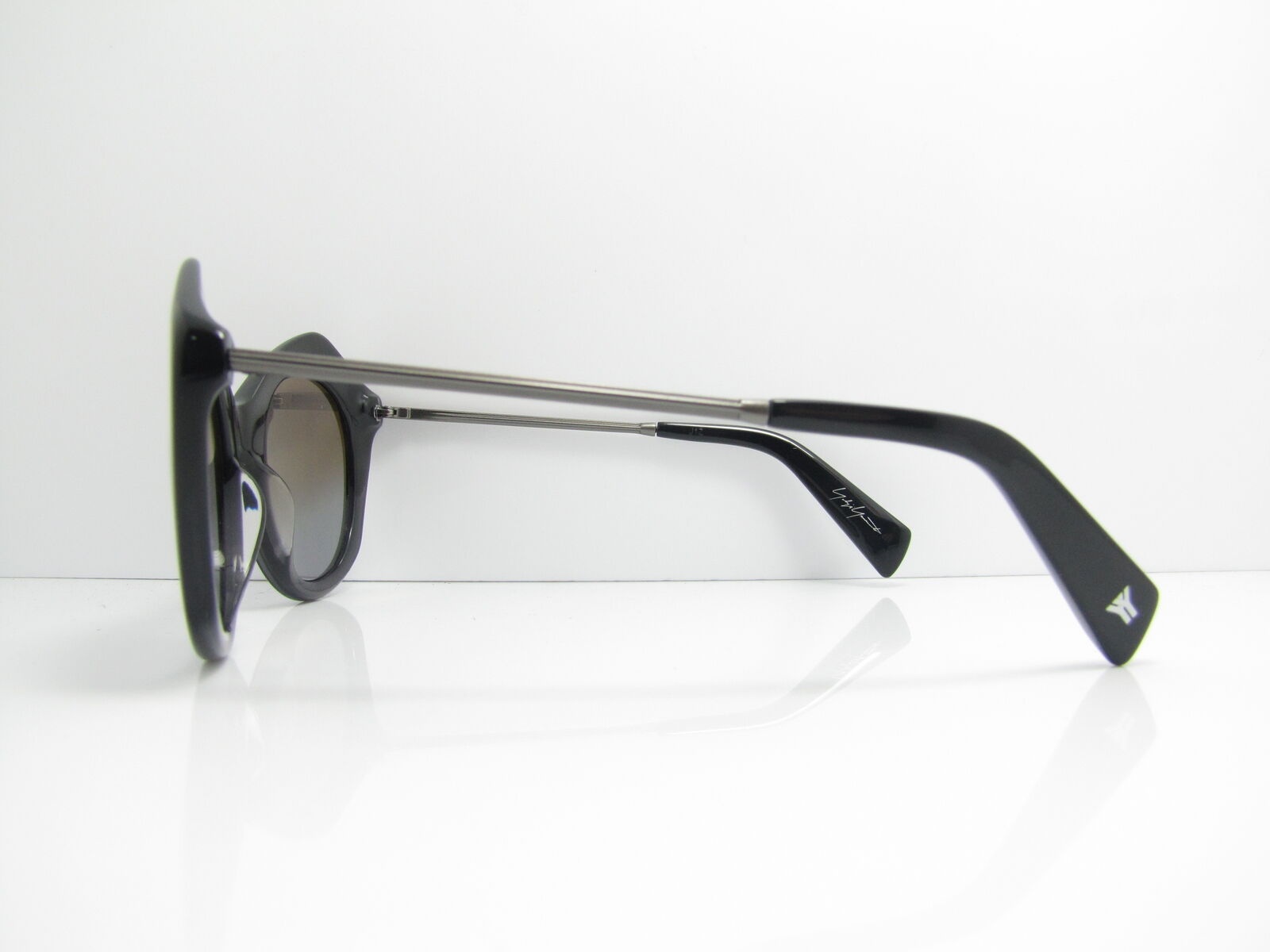 Yohji Yamamoto Irregular Sunglasses In Gray