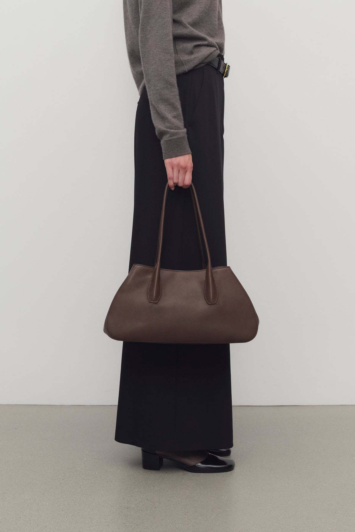 The Row Alger Shoulder Bag In Leather In Brown