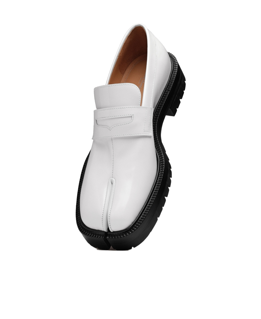 Maison Margiela White Tabi Loafers In White