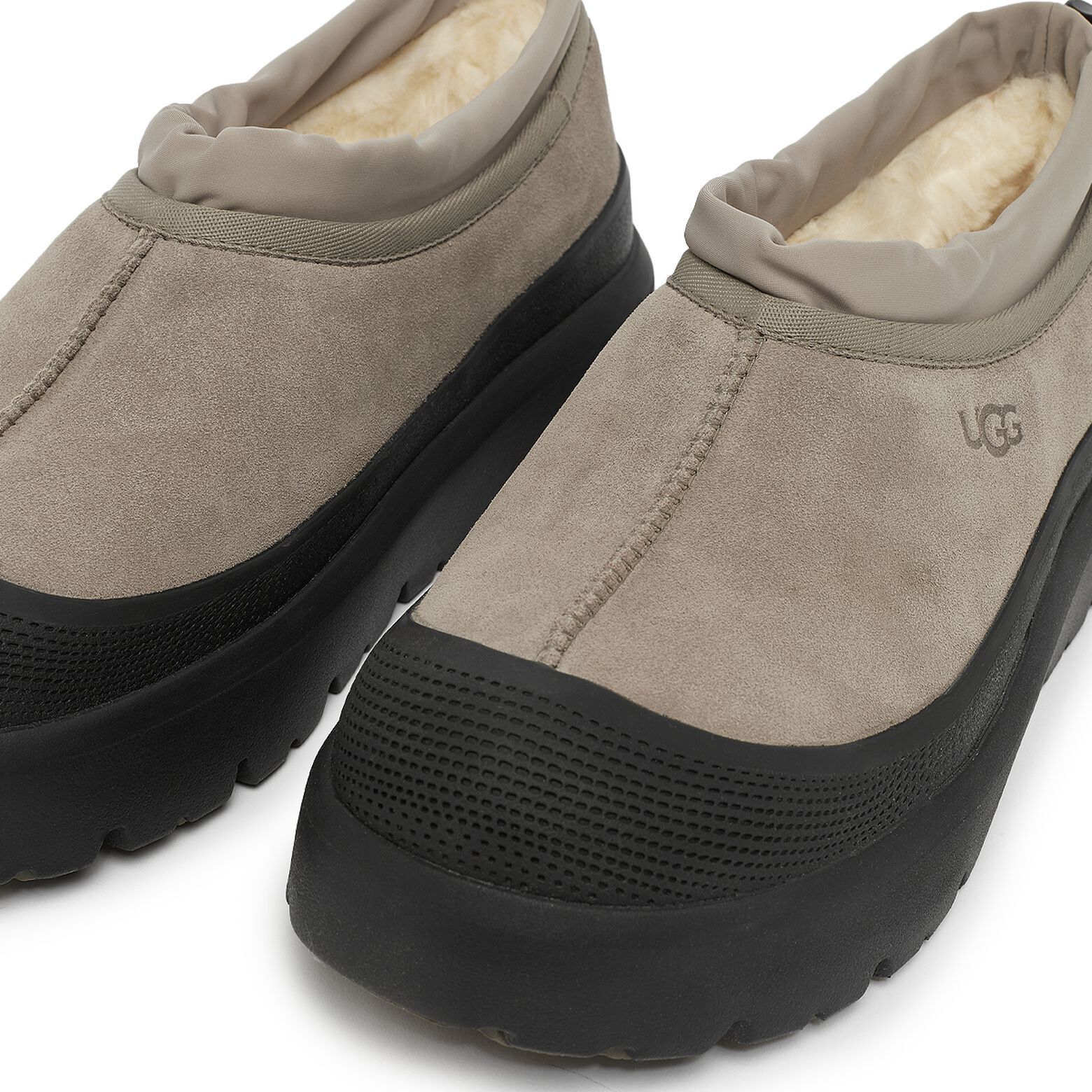 Shop Ugg Tasman Weather Hybrid 'black'