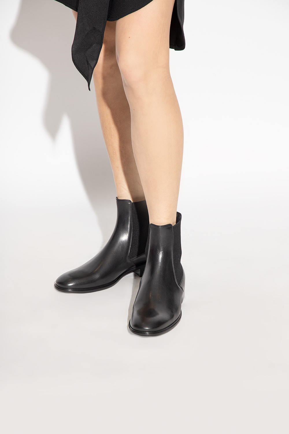 Ferragamo Gancini Logo Chelsea Boots In Black