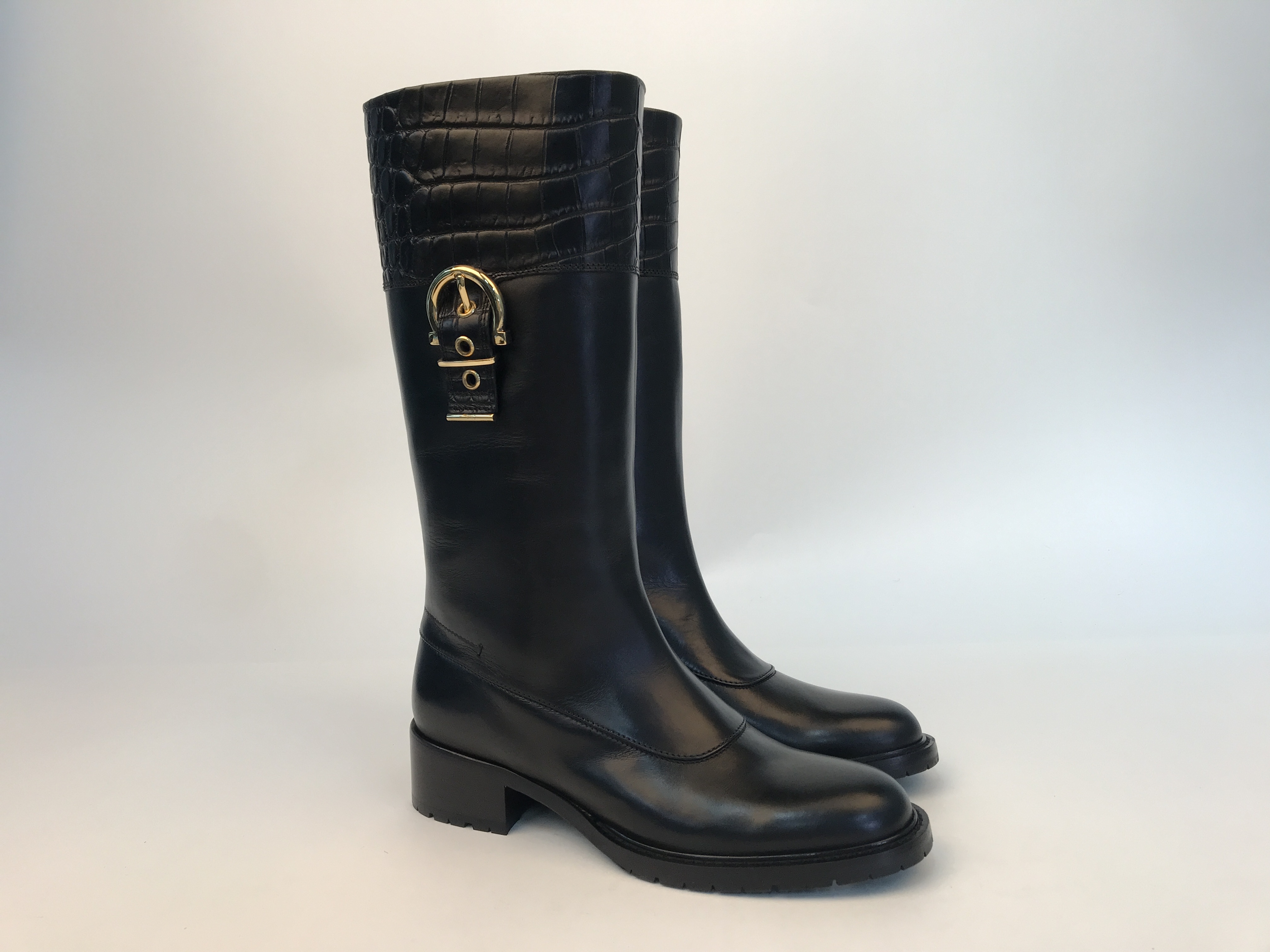 Ferragamo Metal Buckle Boots In Black