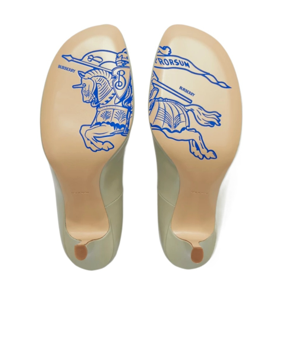 Burberry Beige Shiny Lambskin Pumps With Quilted Insole In Green