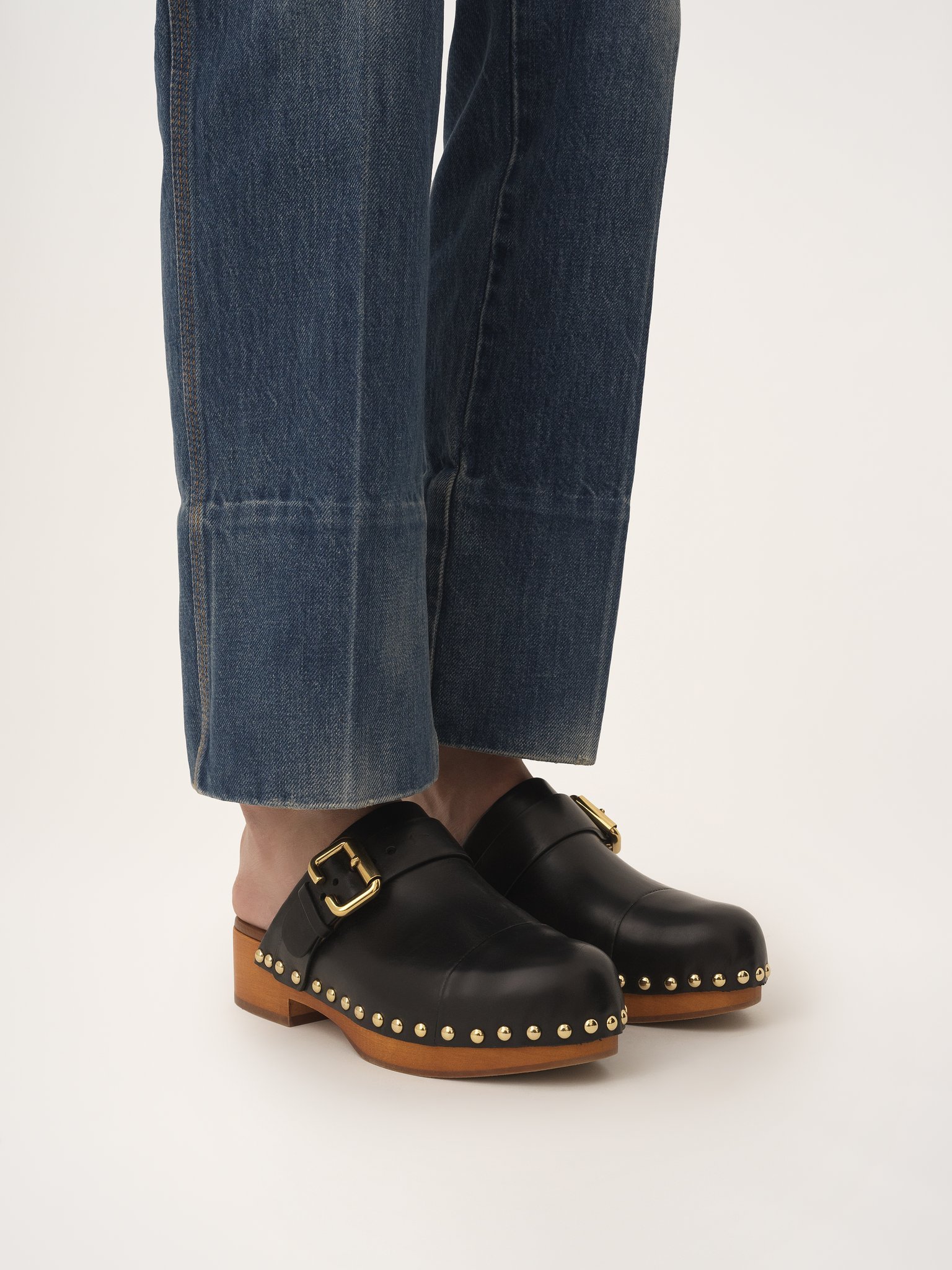 Chloé Women Jeannette Leather Clogs In Black