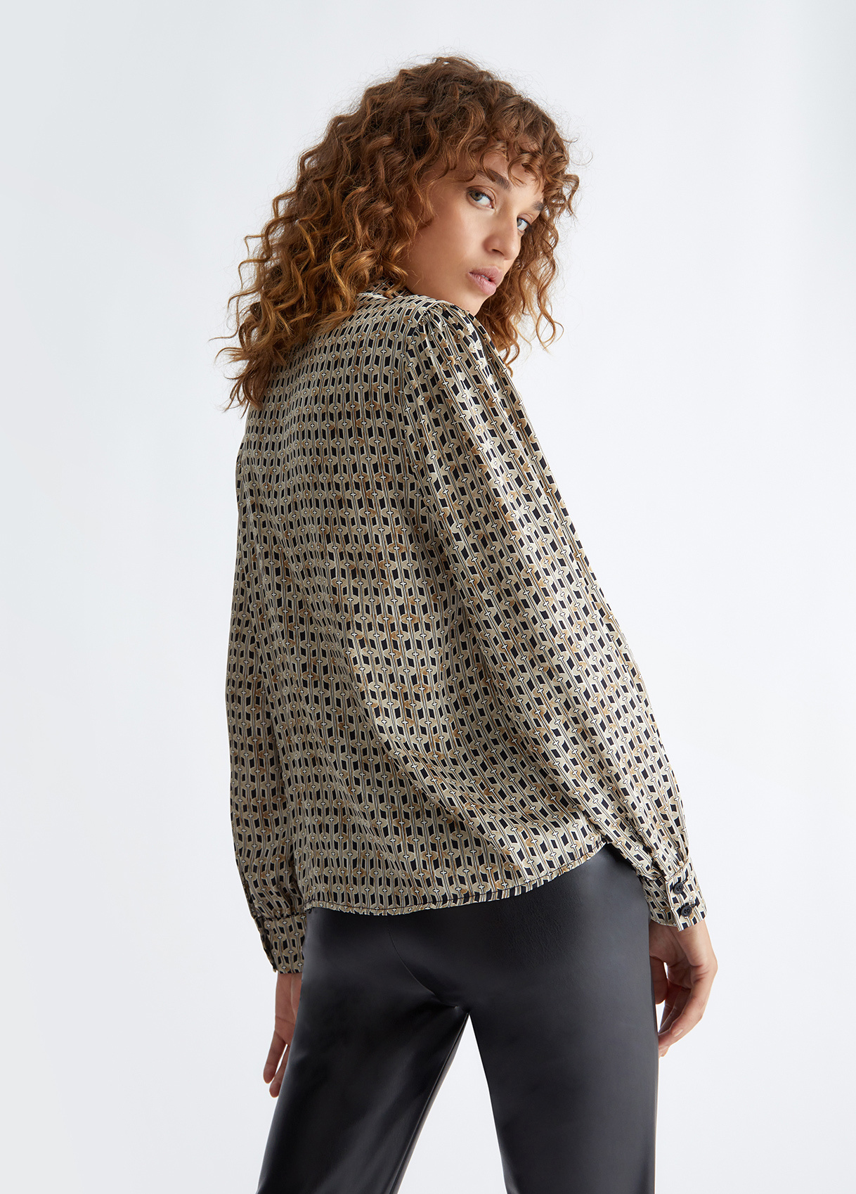 Liu •jo Satin-finish Geometric-pattern Shirt In Nude