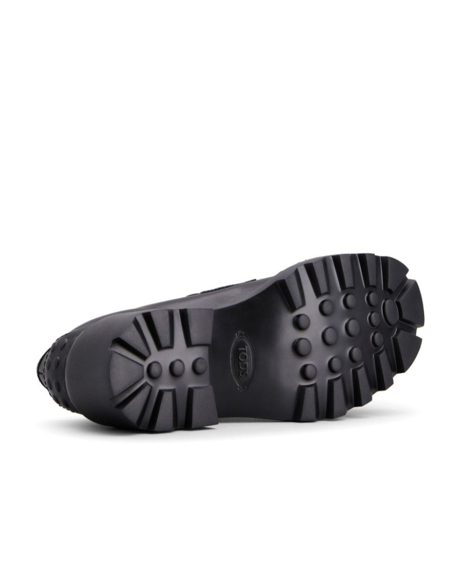 Tod's Semi-shiny Leather Heeled Loafers With Metal Chain Shoes In Black