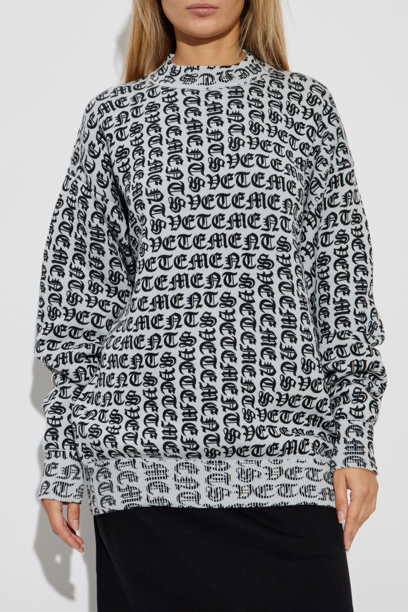 Vetements Logo-intarsia Sweater In Gray