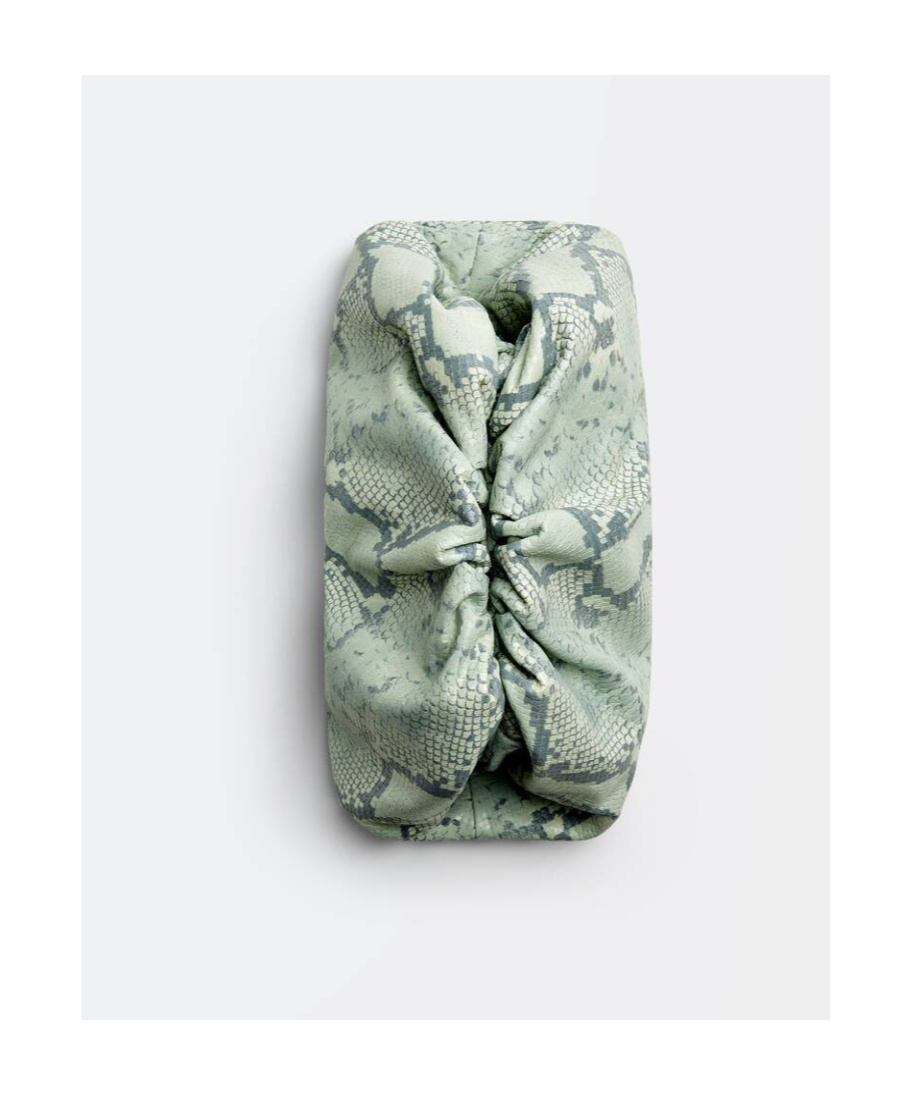 Bottega Veneta The Pouch Clutch Bag In Gray