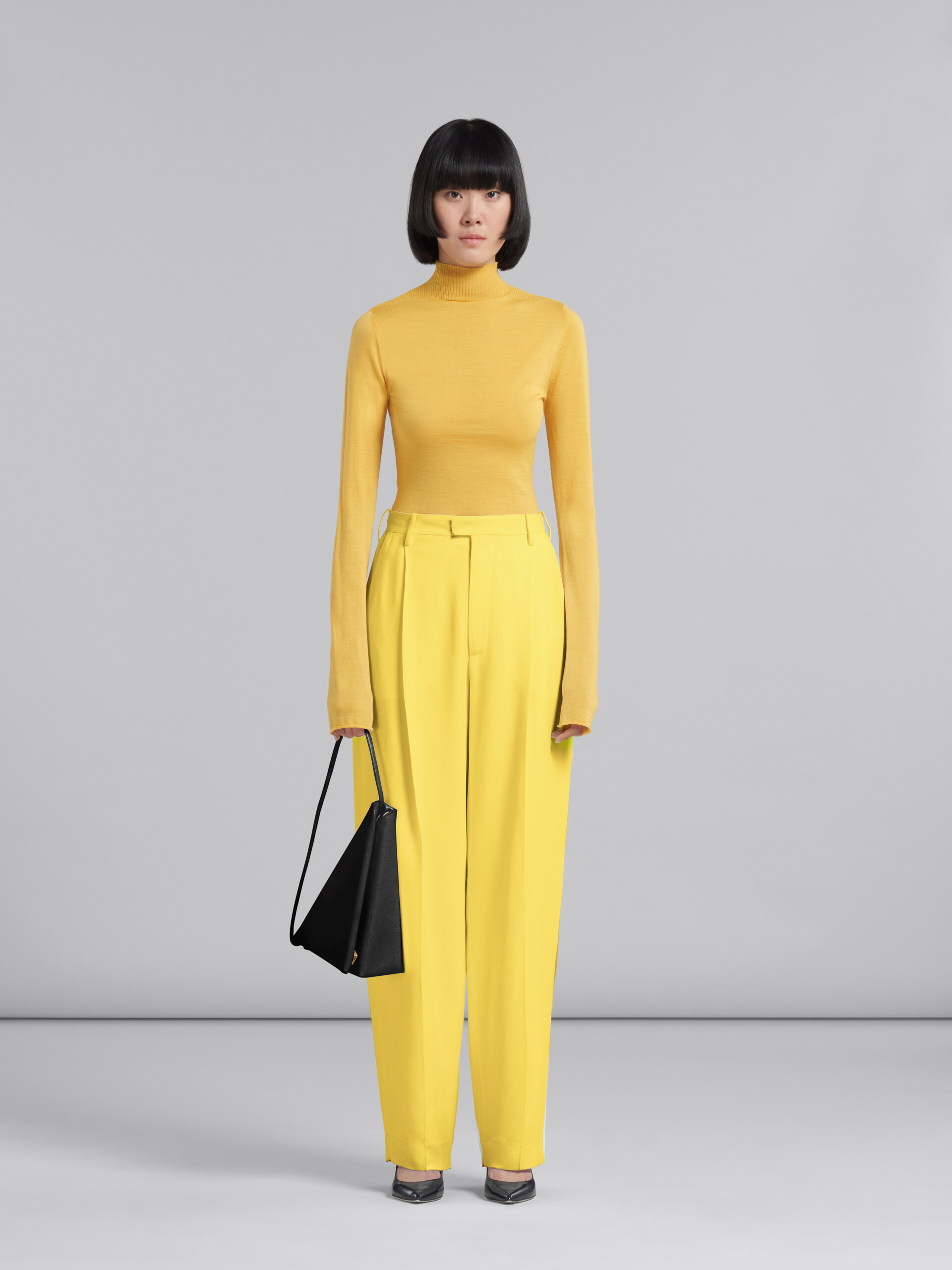Marni Triangle Leather Shoulder Bag In Black