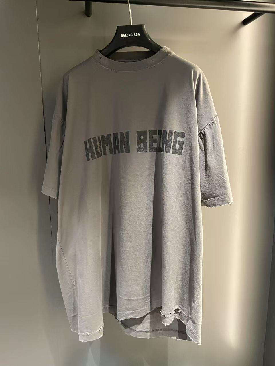 Balenciaga Graphic Text Grey T-shirt With Relaxed Fit In Gray