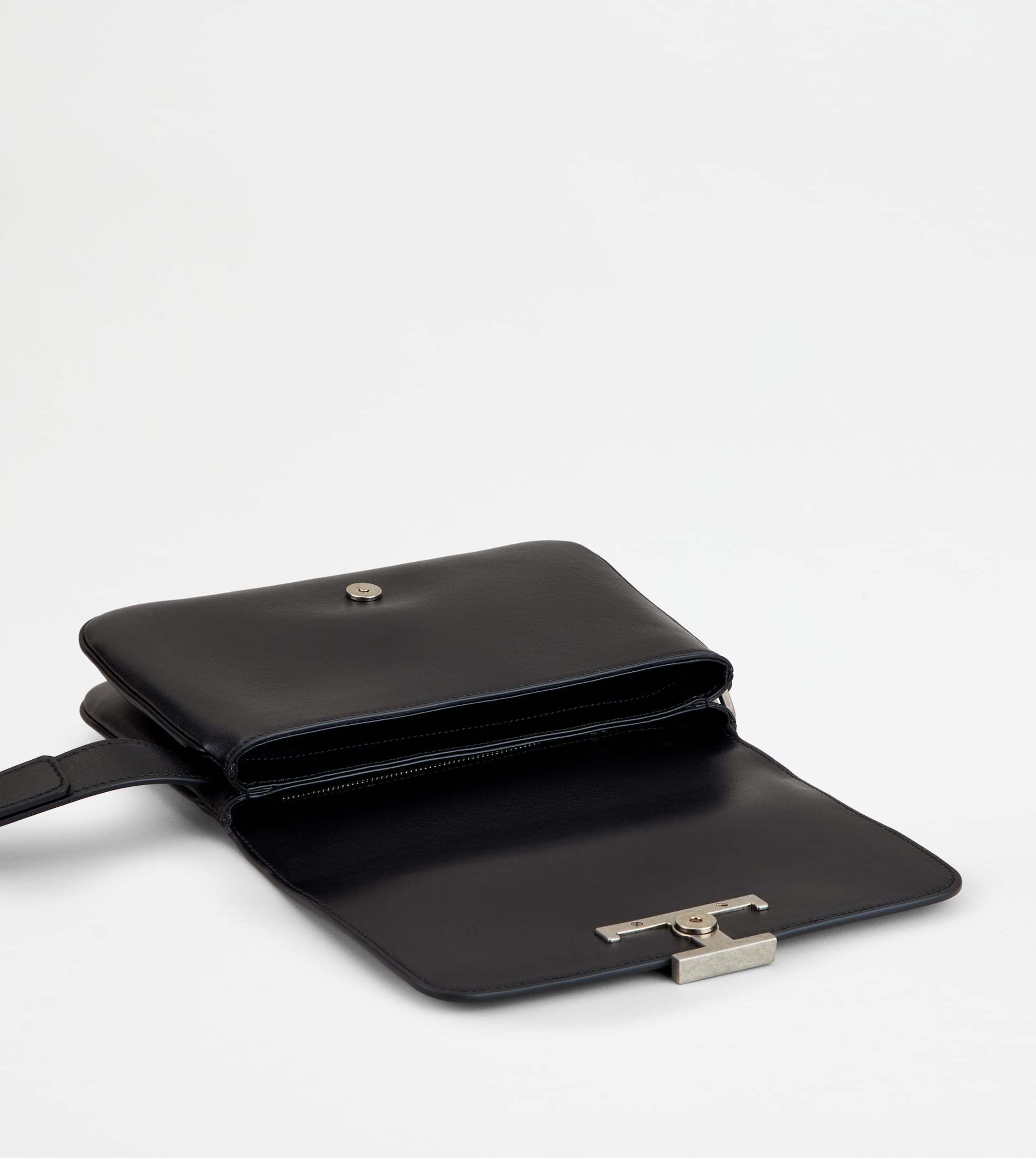Tod's T Timeless Crossbody Bag In Black