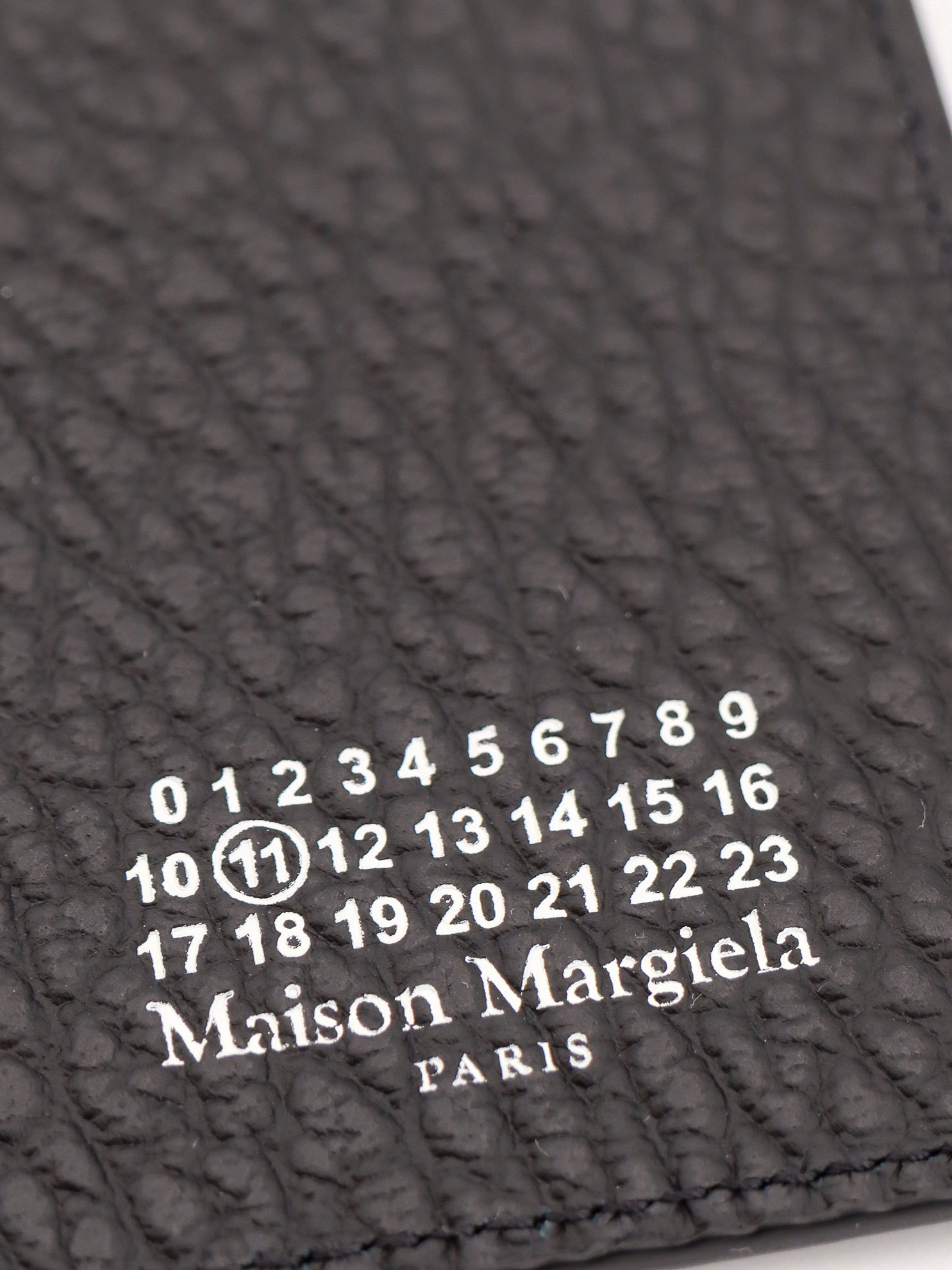 Maison Margiela Leather Card Holder With Embossed Texture And Contrasting Stitching In Black