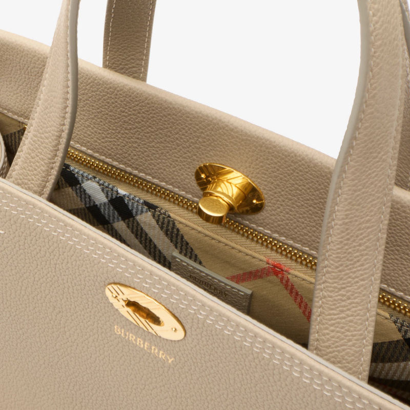 Burberry Cotswolds Grainy Leather Tote Bag In Neutral