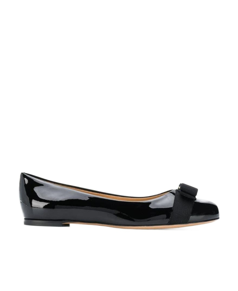 Shop Ferragamo Varina Ballerina Shoes In Black