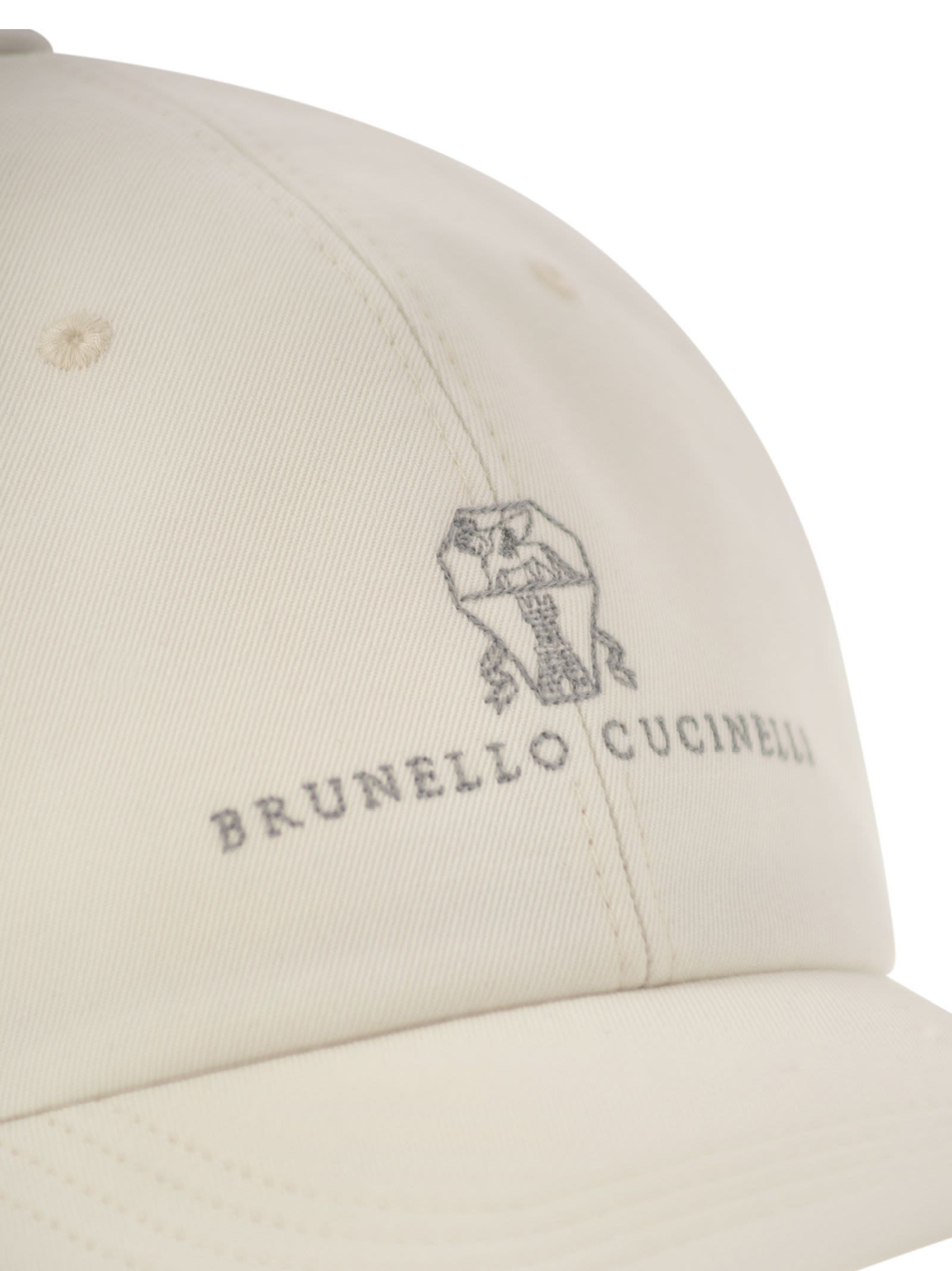 Brunello Cucinelli Baseball Cap In Garment-dyed Twisted Cotton Gabardine With Embroidered Logo In White