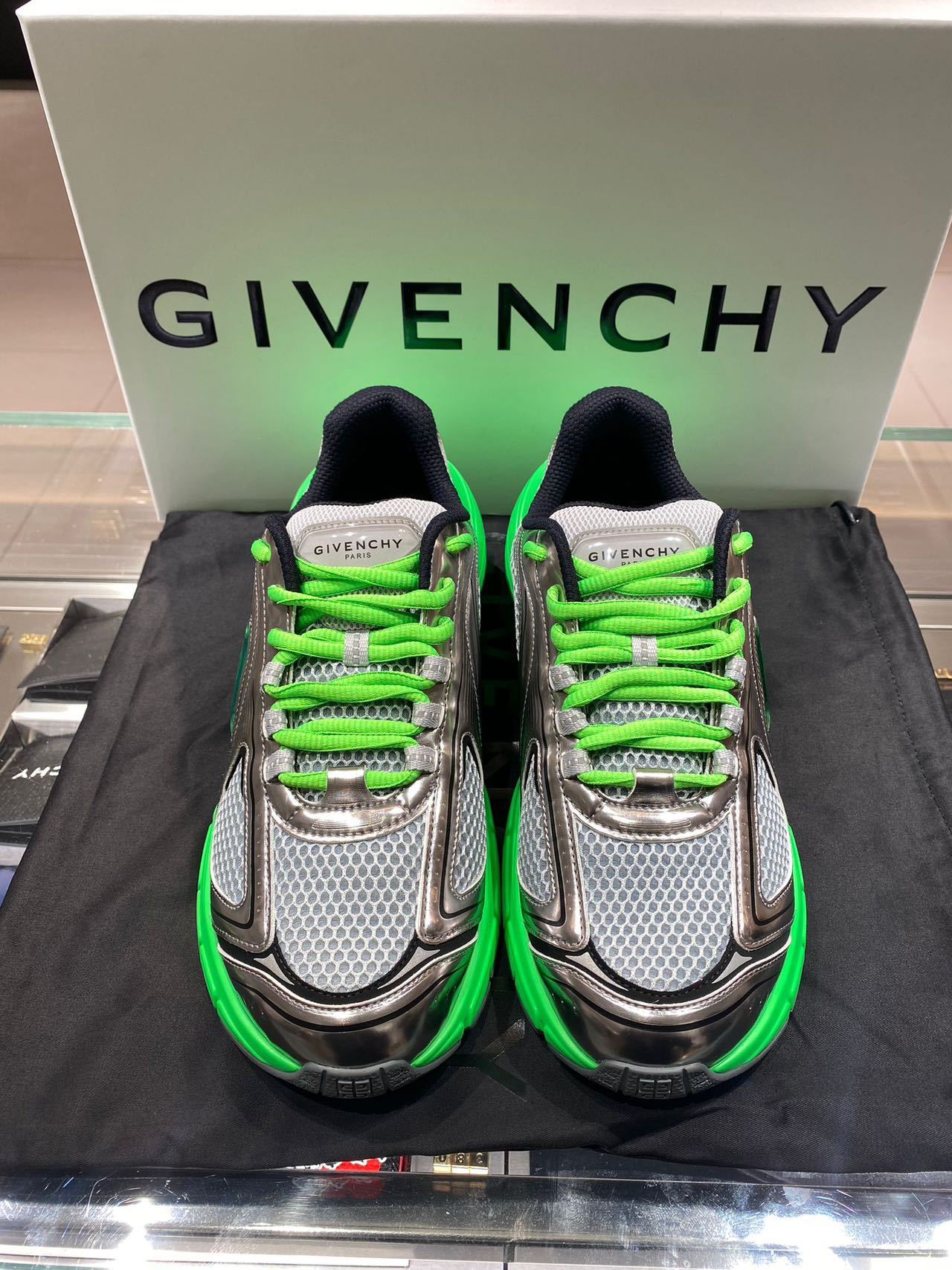 Givenchy Tk-mx Runner Sneaker In Green