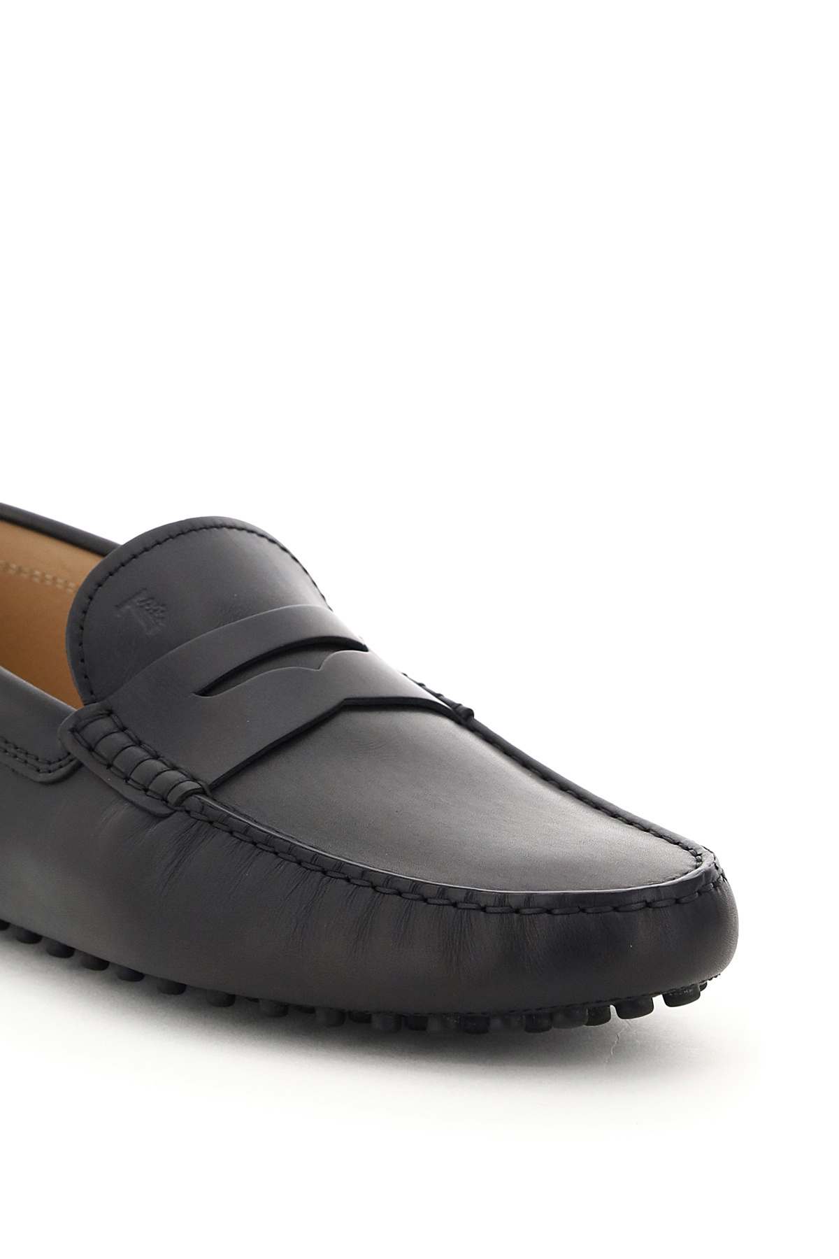 Tod's Gommino Round-toe Loafers In Black