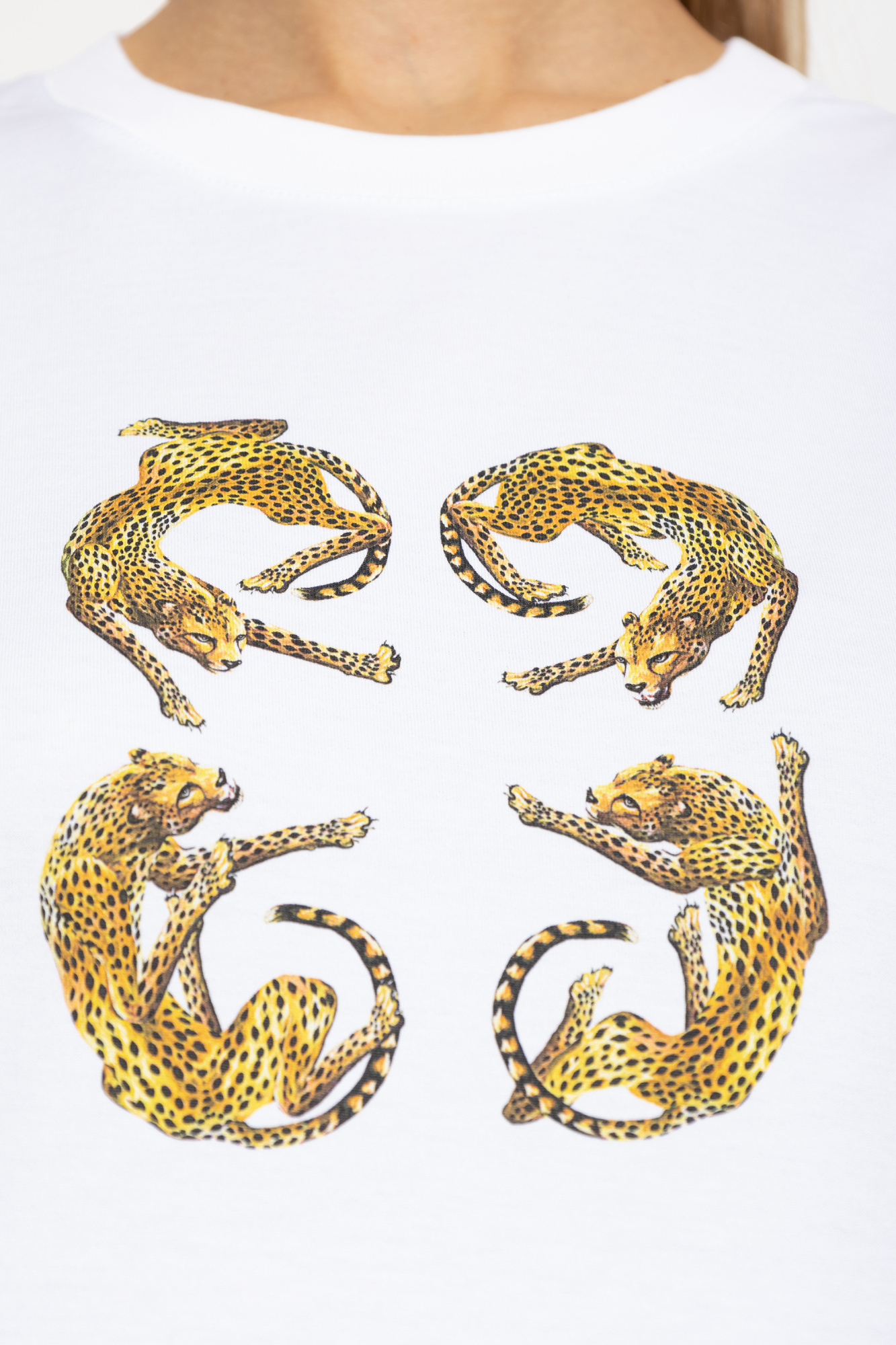 Givenchy 4g Leopard Print T-shirt In White