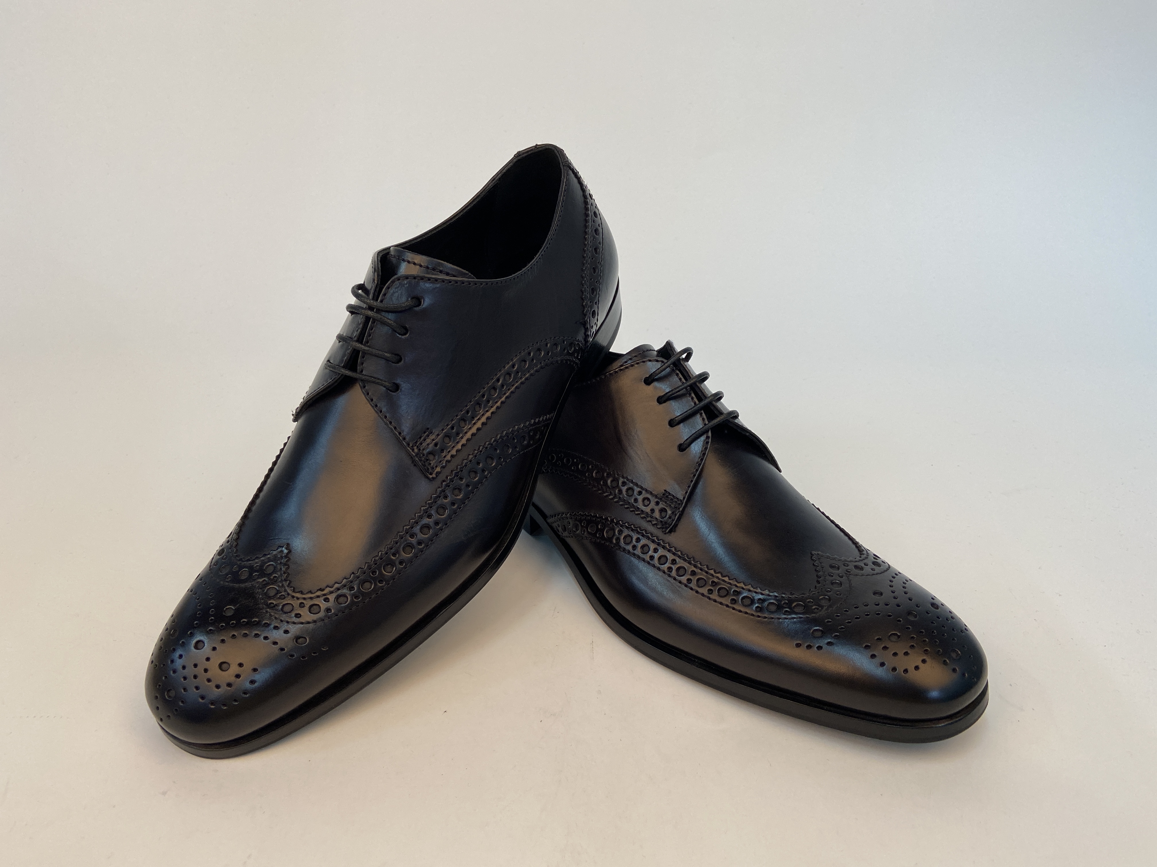Giorgio Armani Logo Leisure Business Shoes In Black