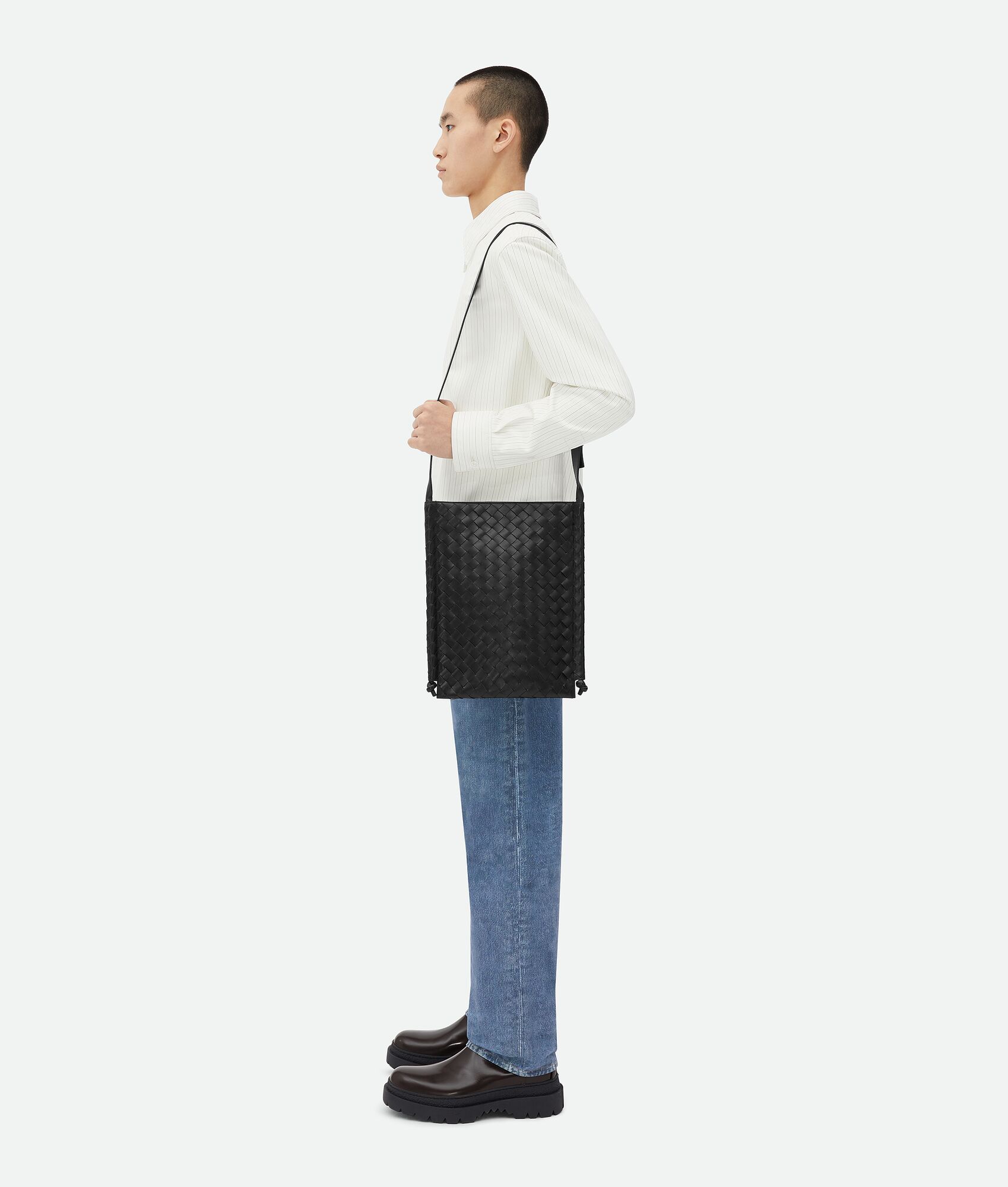 Bottega Veneta Intrecciato Leather Crossbody Bag In Black