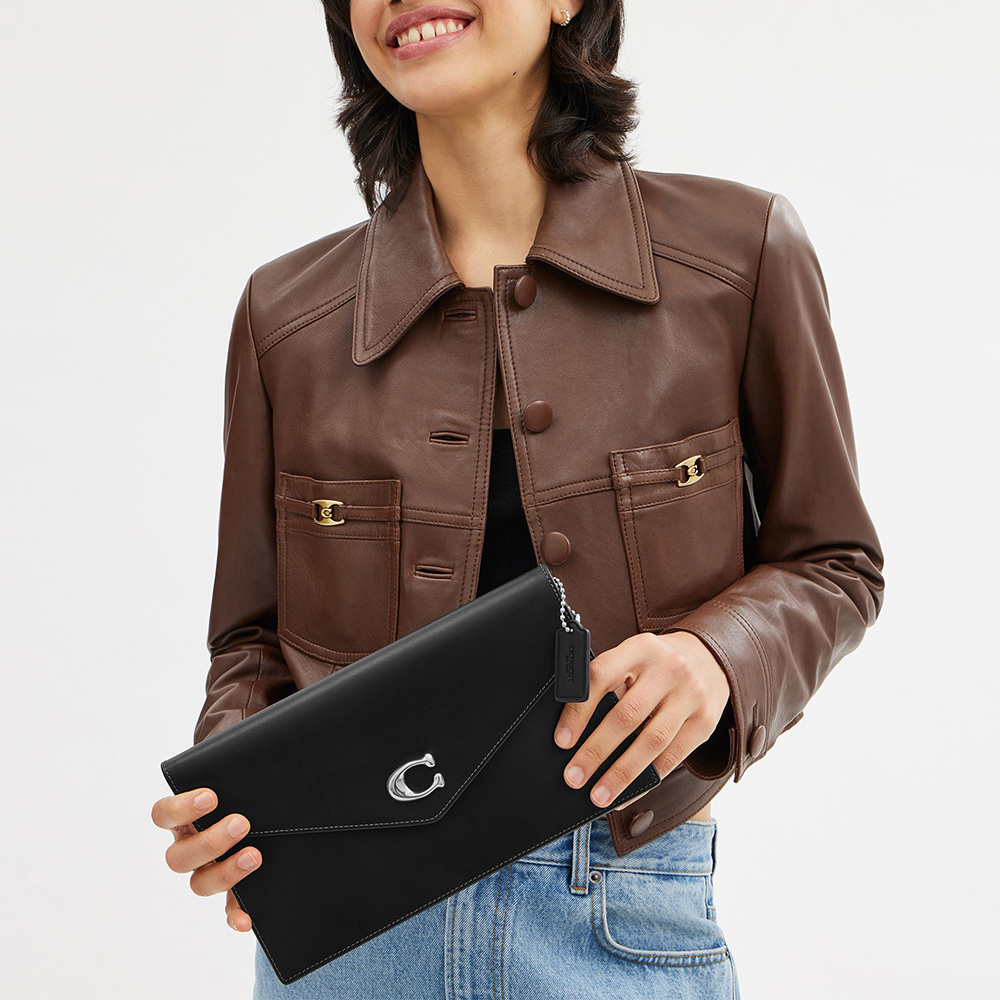 Coach Essential Chain Shoulder Strap Clutch In Black