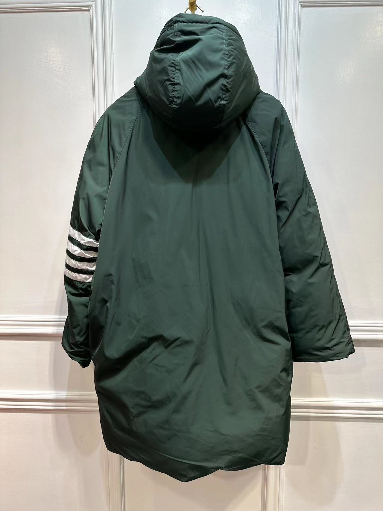 Thom Browne Raglan-sleeve Parka Coat In Green
