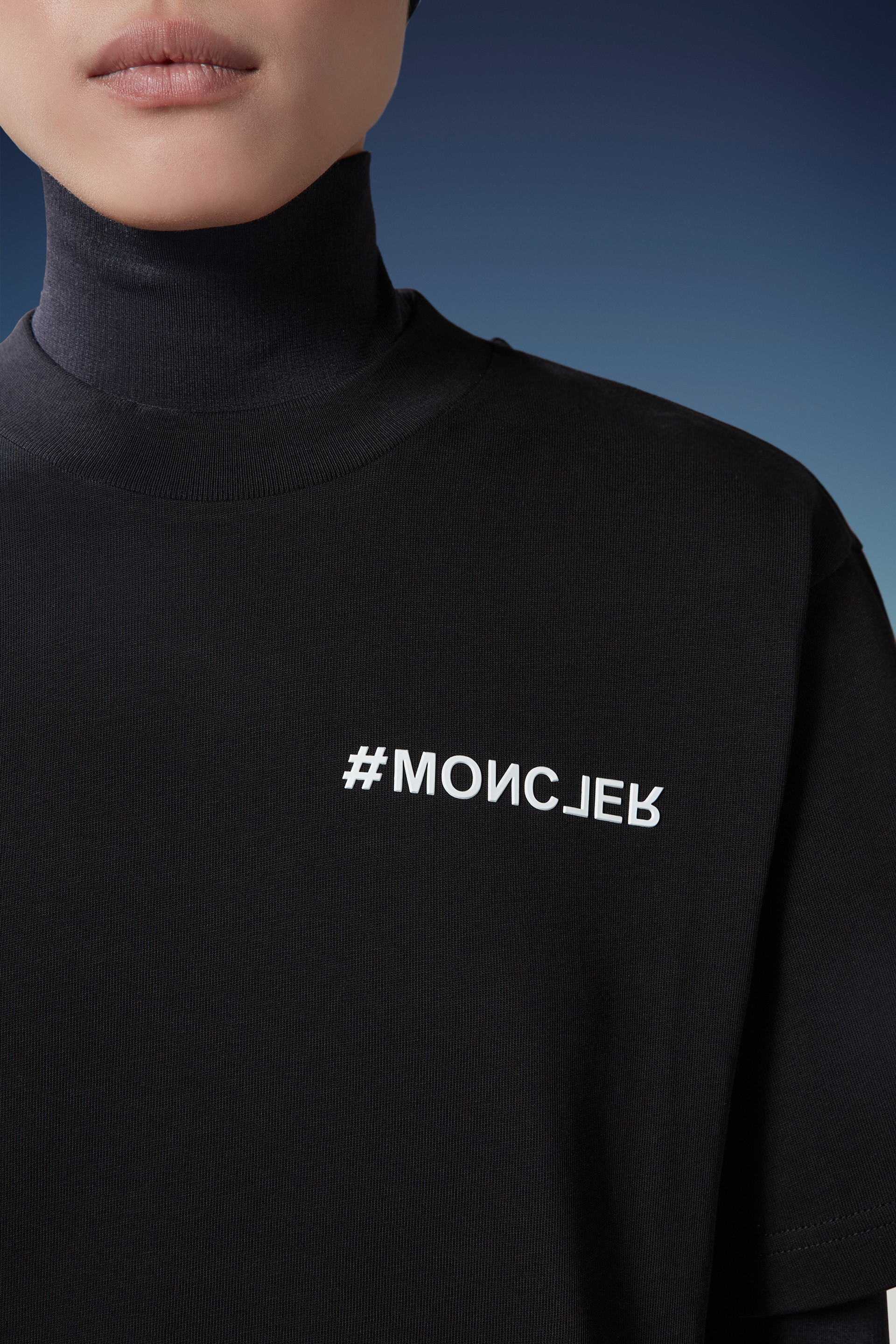 Moncler Grenoble Logo Printed Crewneck T-shirt In Black