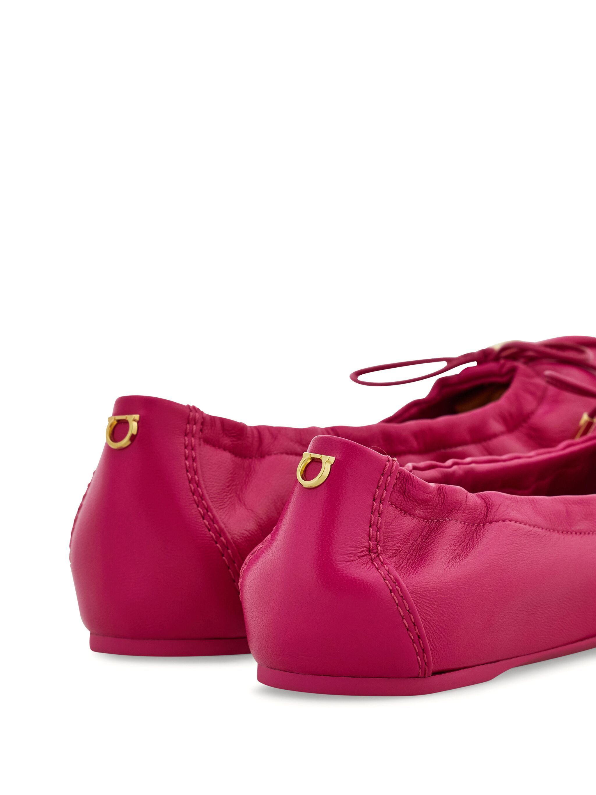 Ferragamo Elasticated Ballet Flats In Red