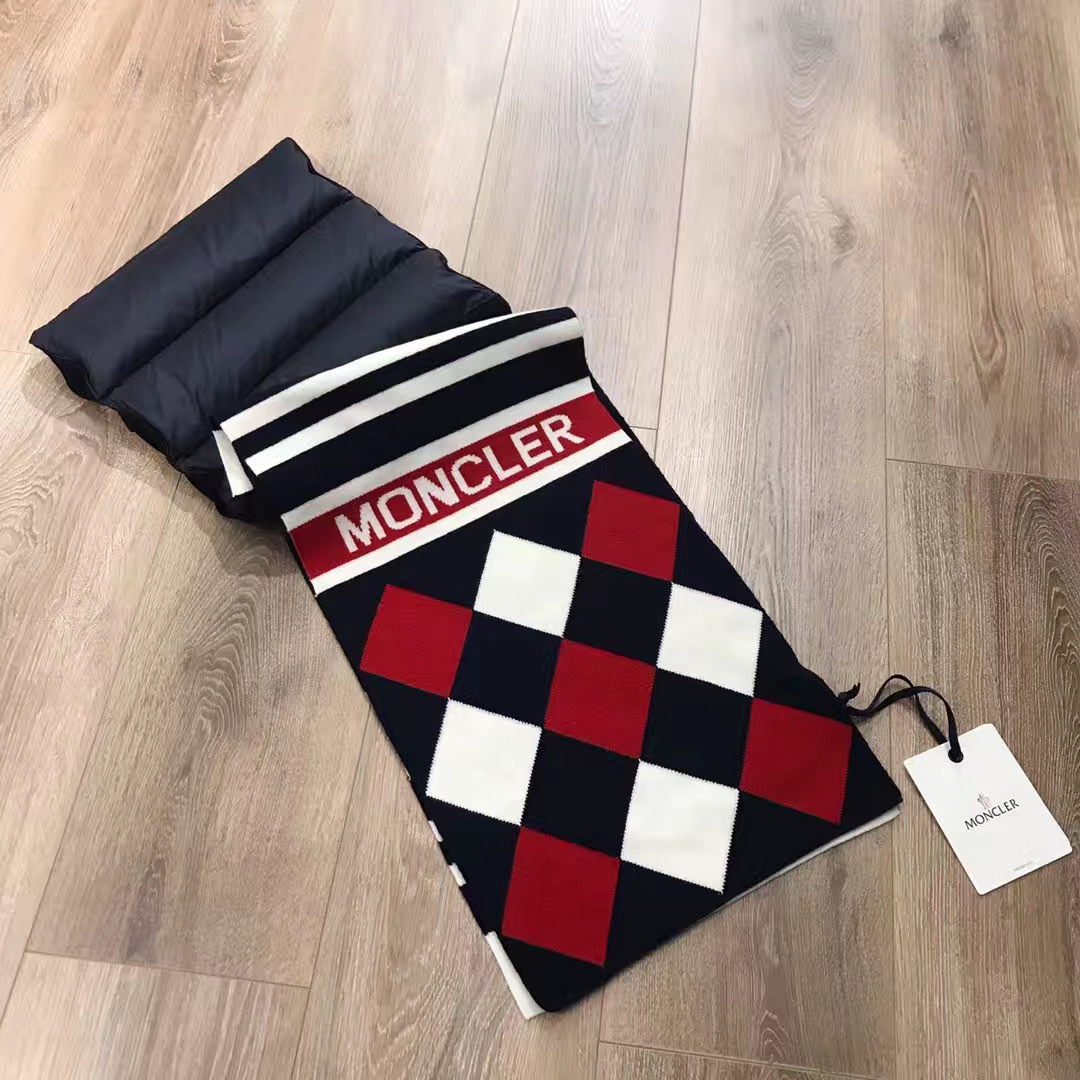 MONCLER COLOR MATCHING SCARF 