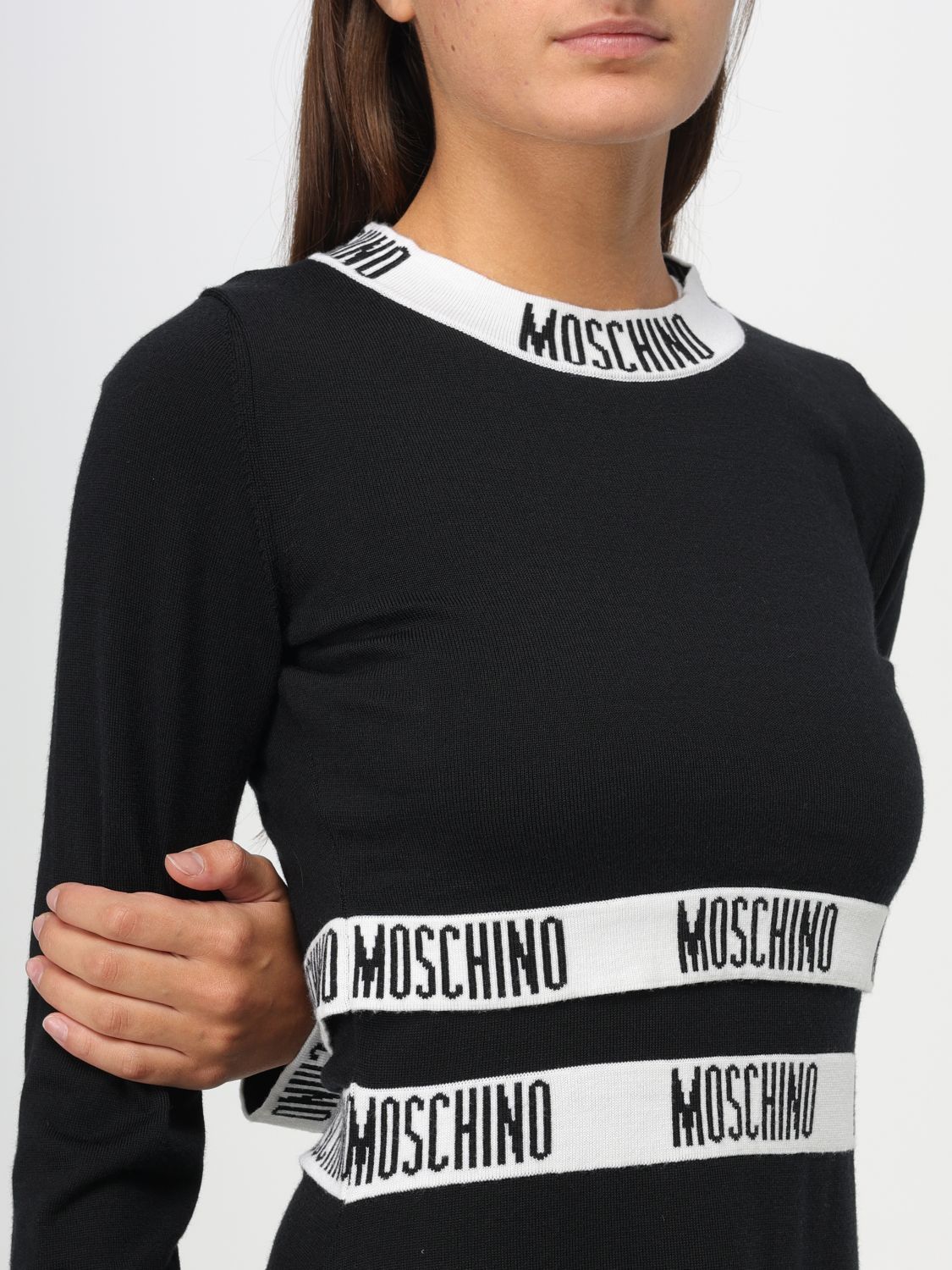 Moschino Long-sleeved Round Neck Sweater In Black