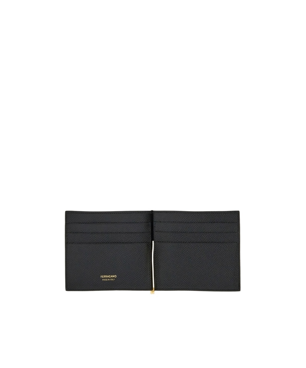 Ferragamo Gancini Bi-fold Wallet In Grained Leather In Black