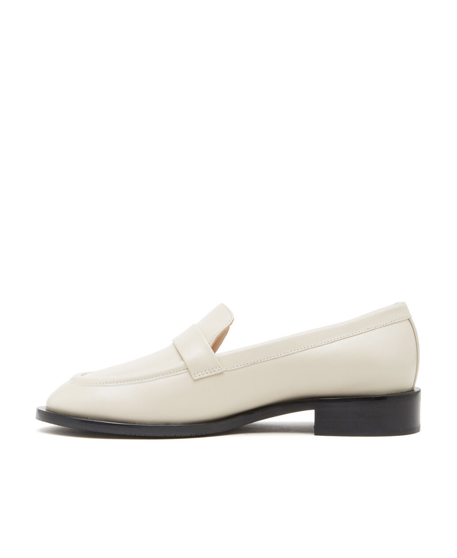 Stuart Weitzman Palmer Sleek Round-toe Loafers