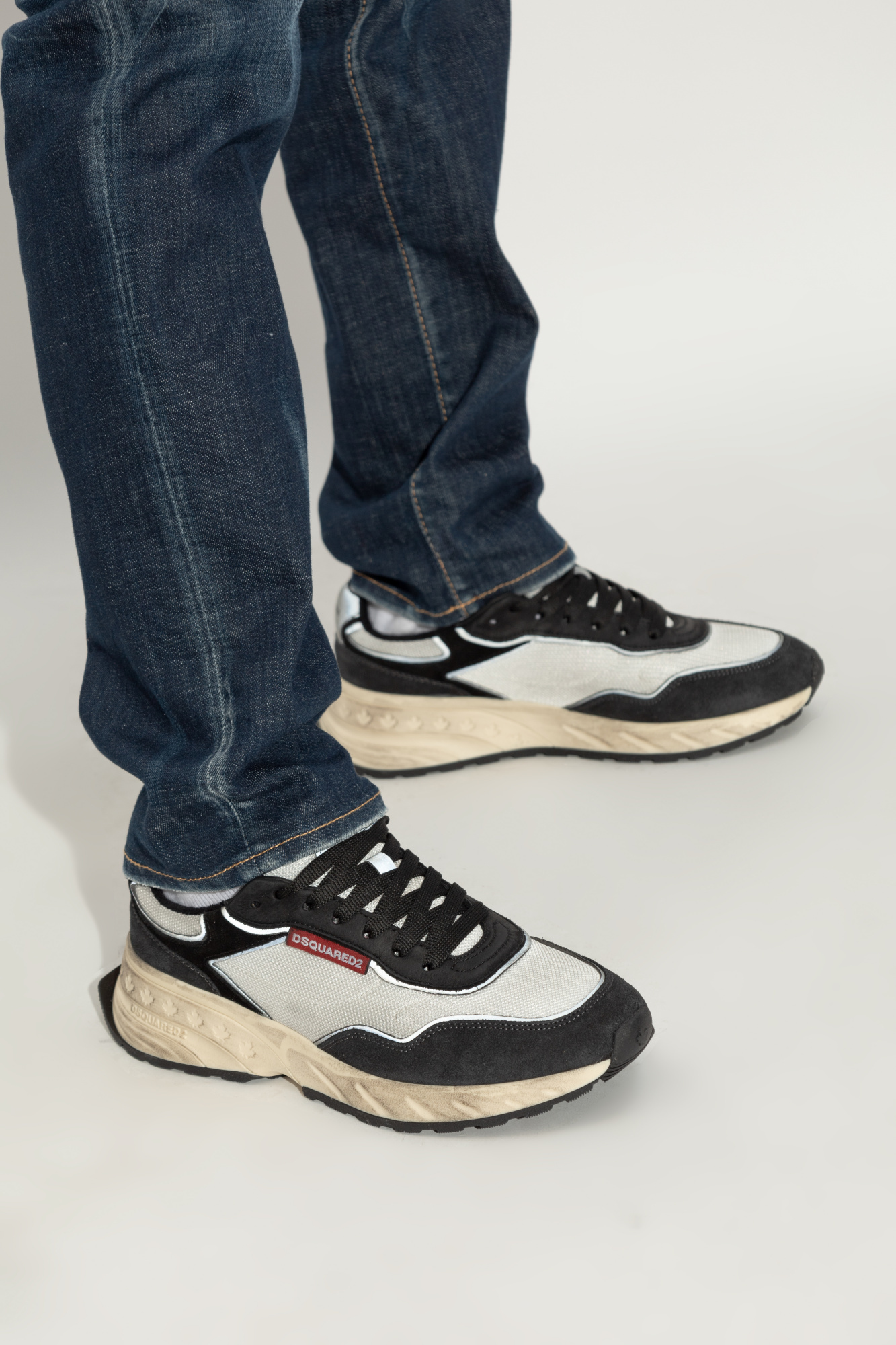 Dsquared2 Round-head Sneakers In Black