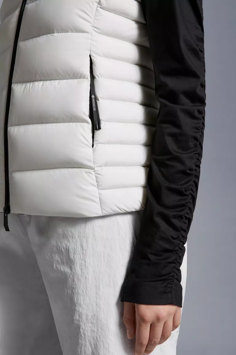 Moncler Aliterse Down Gilet In White