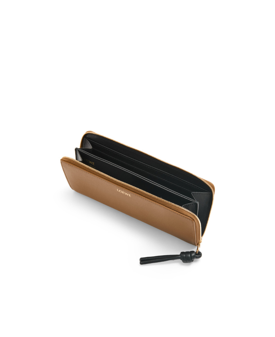 Loewe Knotted Zipper Purse In Brown