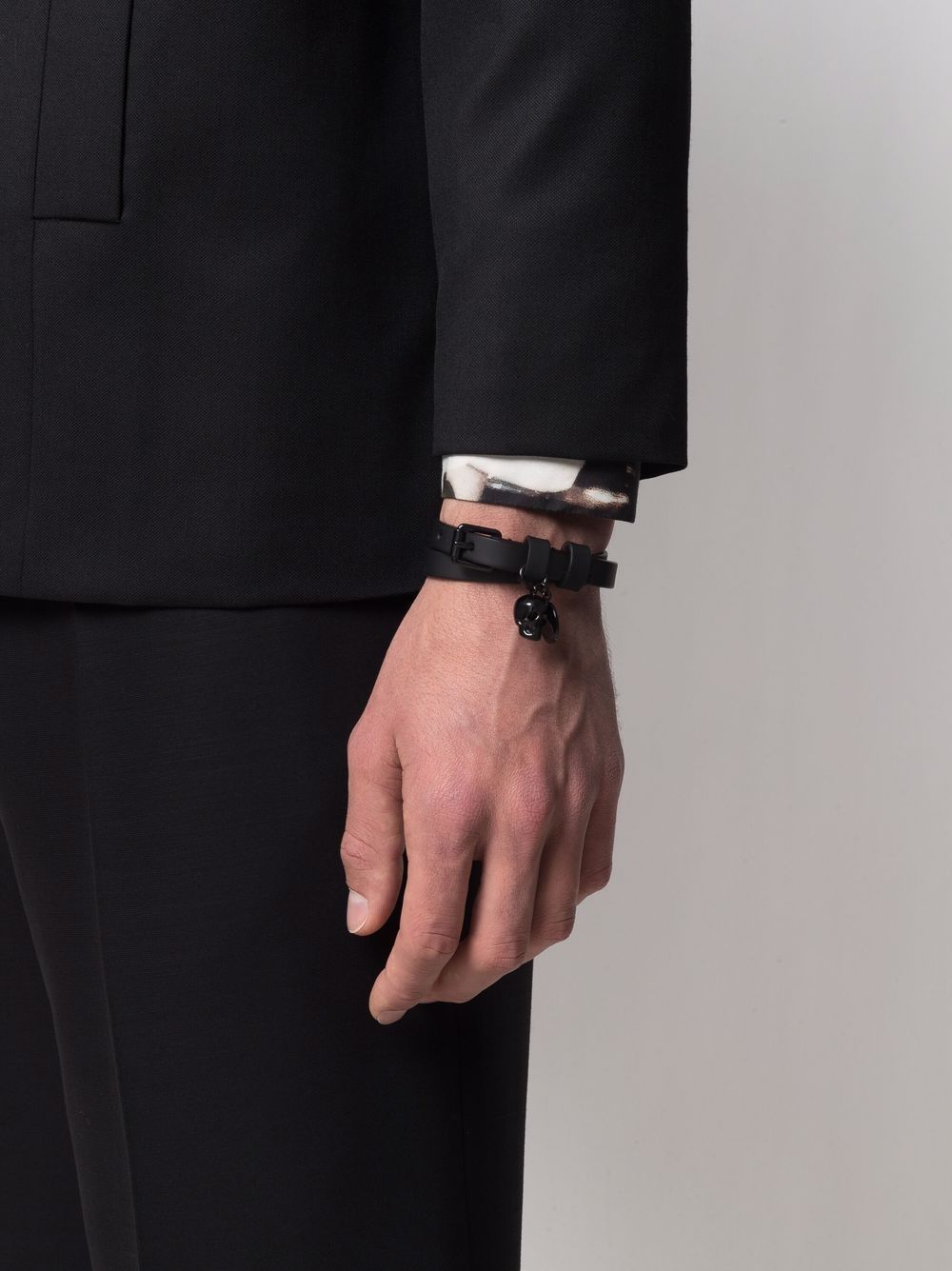 Alexander Mcqueen Leather Skull Charm Bracelet In Black