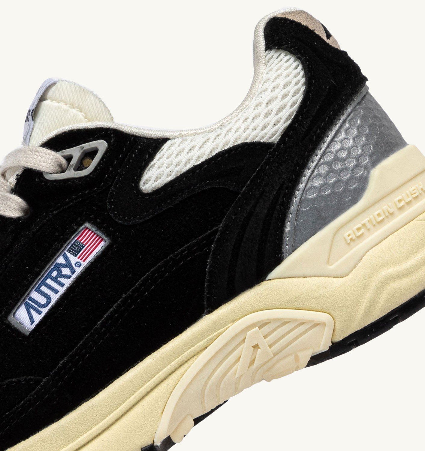 Autry Hyperway Black Low Top Sneakers With Logo Patch On Tongue And Side In Suede And Mesh Woman In Black