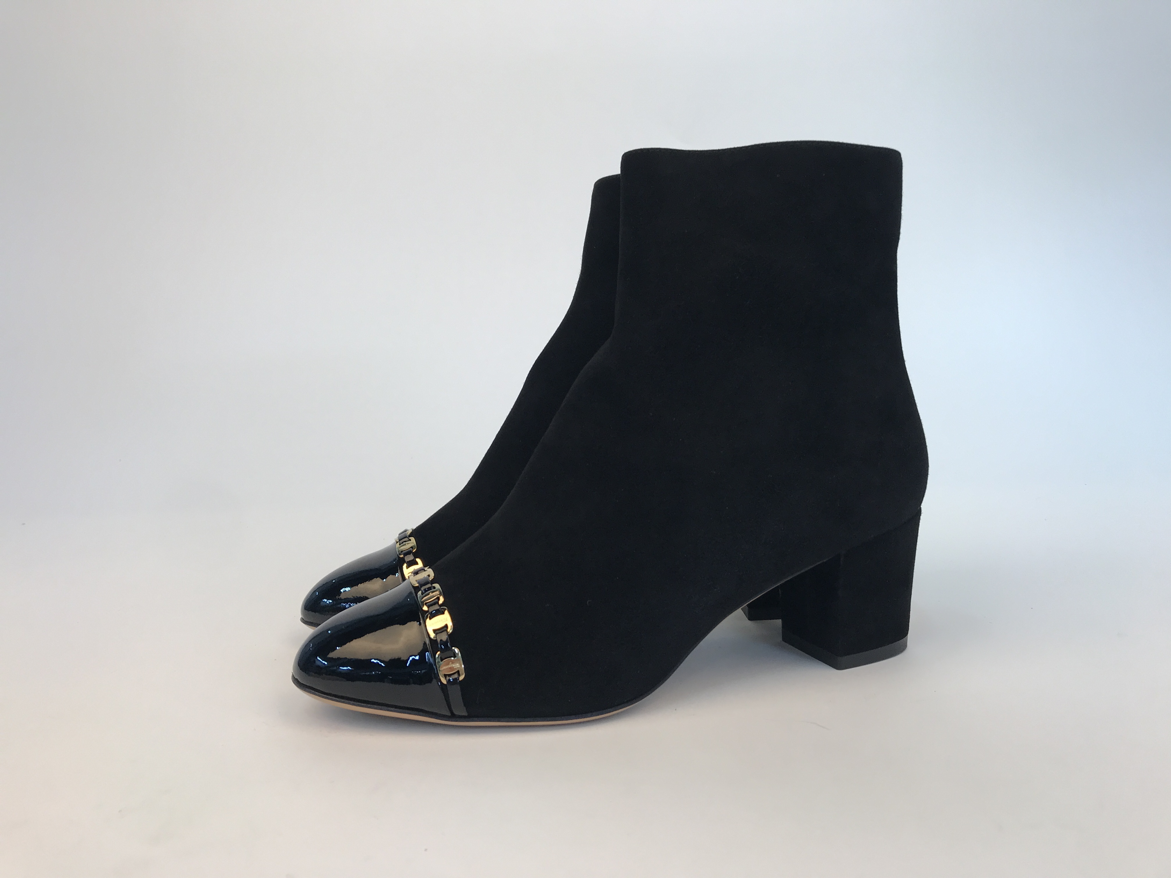 Ferragamo Metal Chain Boots In Black