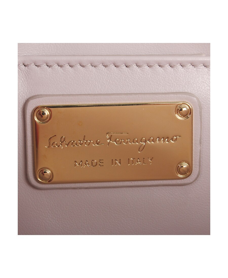 FERRAGAMO FLIP OPEN AND CLOSE SINGLE SHOULDER BAG