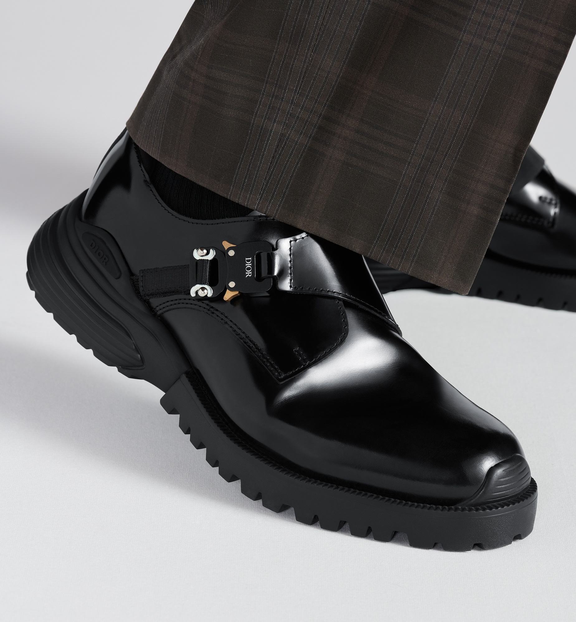 Dior Men Mocassino Derby In Pelle Con Fibbia In Alluminio Con Dettaglio Logo In Black