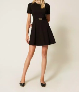 Twinset Robe Courte Avec Boucle Oval T In Black