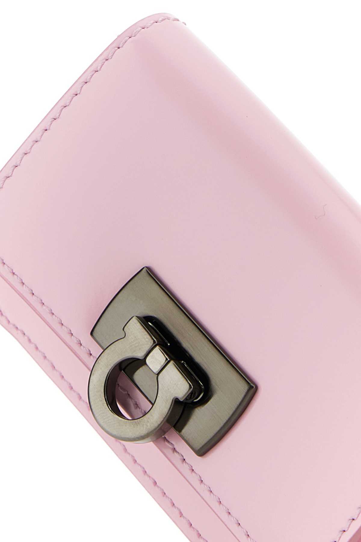 Ferragamo Salvatore Gancini Clasp Credit Card Holder In Pink