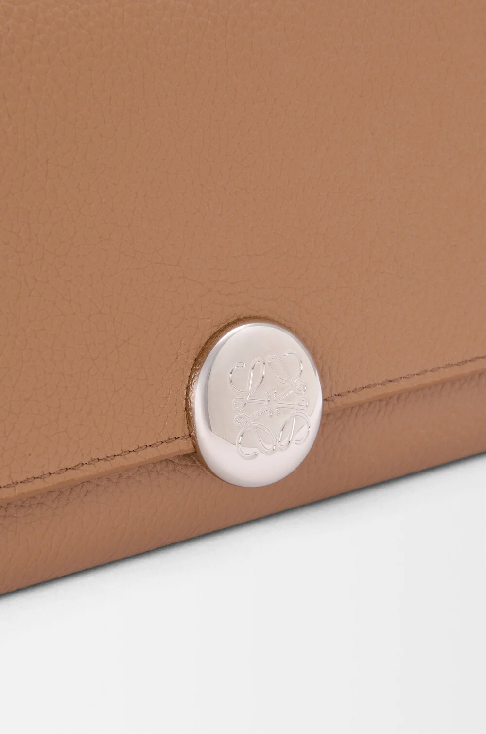 Loewe Pebble Continental Wallet In Mini Grain Calfskin In Brown