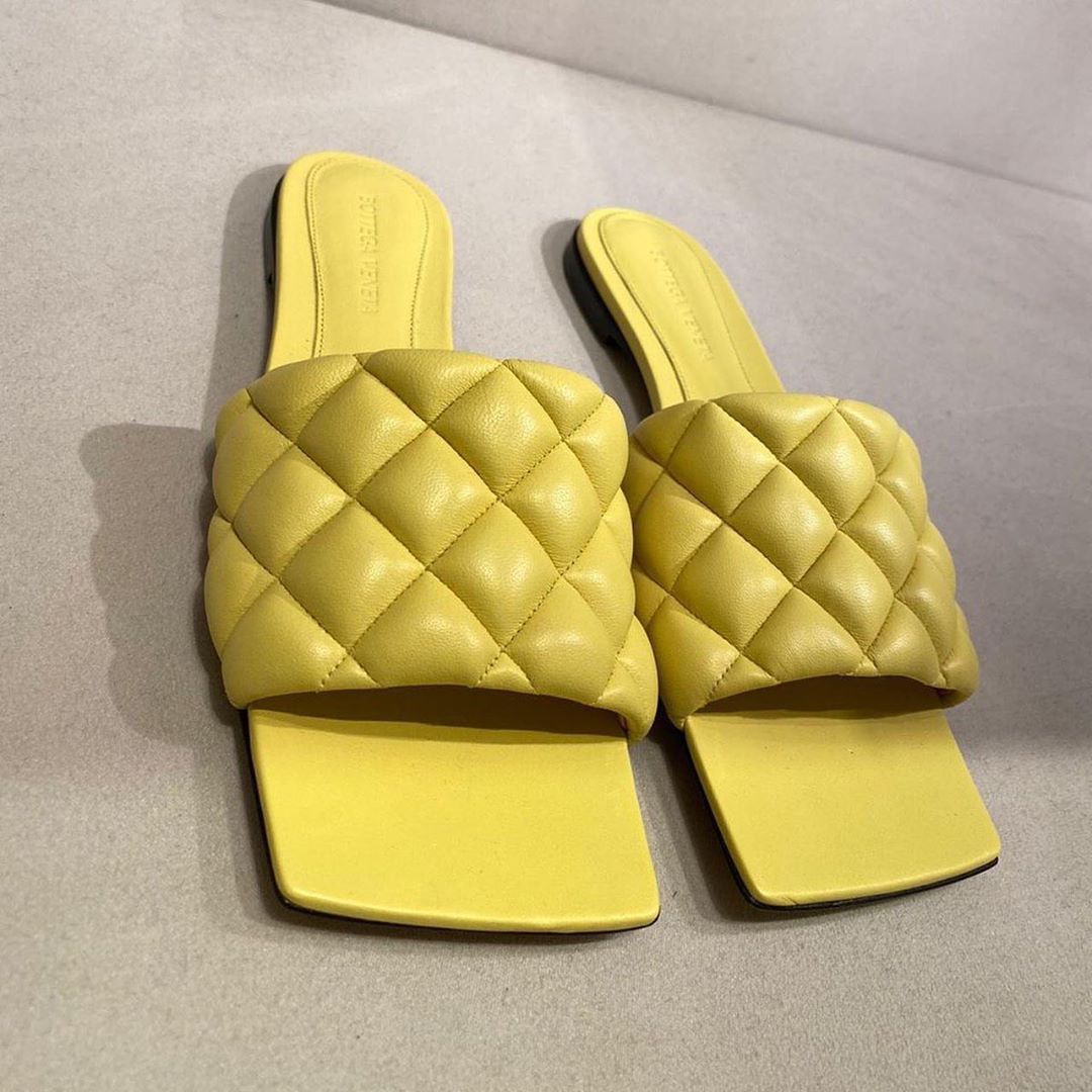 Bottega Veneta The Lido Flat Mules In Intrecciato Nappa Lambskin In Yellow